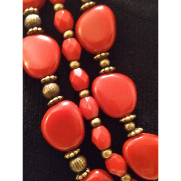 SAQ Necklace Red Three Strands Plastic Beads Light Bronze Chain And Spacers - Picture 3 of 7